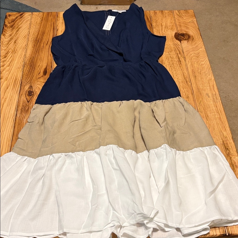 Stylish Parker & Rowe Womens Dress in Navy, Tan, and White NWT